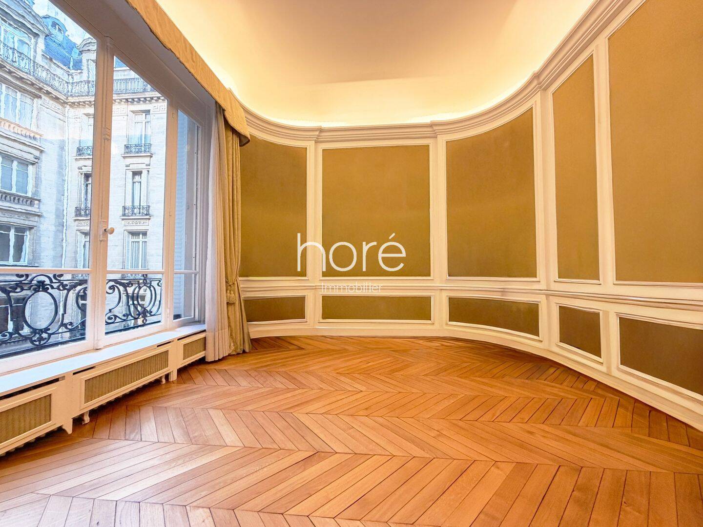 Appartement 4 pièces 155 m² · à Paris 16ème Arrondissement · 155 m² · 2 400 000 €