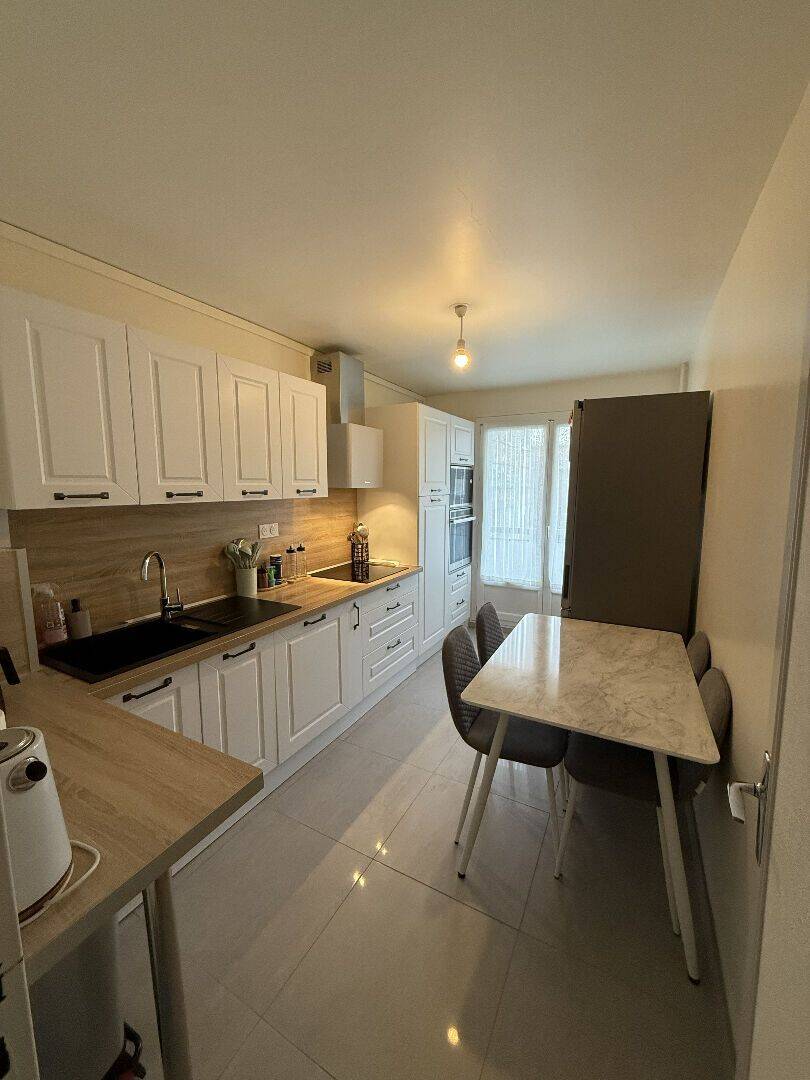 Appartement 4 pièces 80 m² · à Migennes · 80 m² · 82 000 €