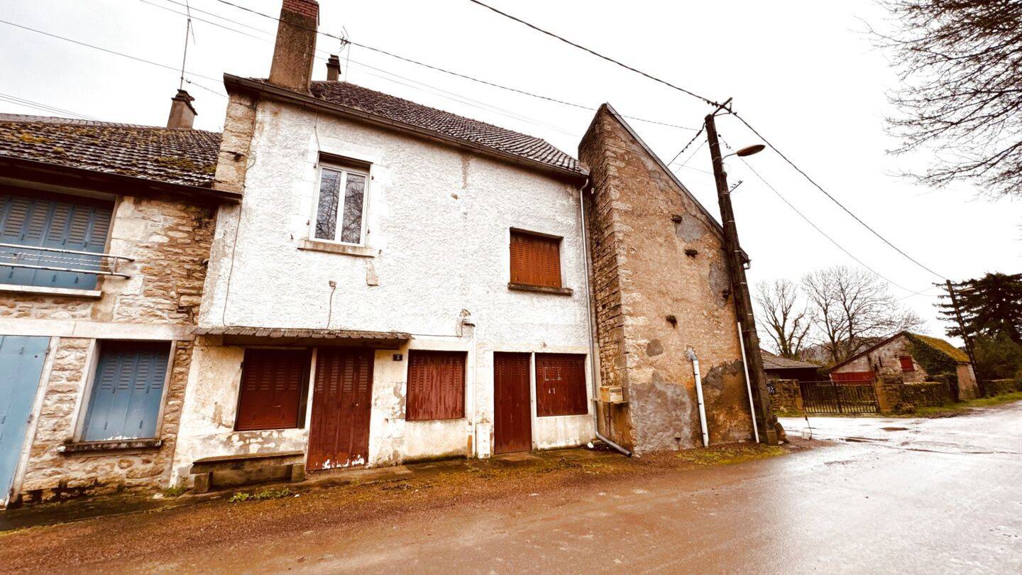 Maison 3 pièces 65 m² · à Dornecy · 65 m² · 40 000 €