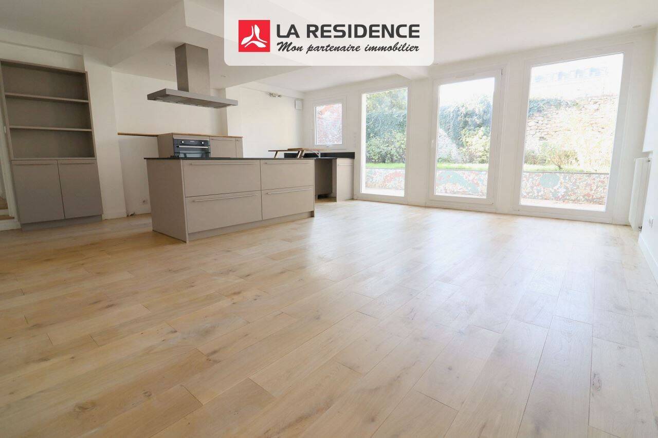 Maison 5 pièces 123 m² · à Versailles · 122,5 m² · 2 200 €