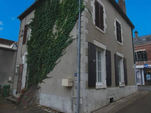 Immeuble à vendre 77 000 € 93 m² Bléneau 89220