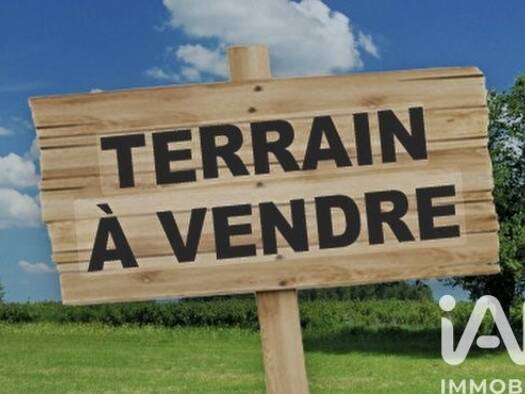 Terrain constructible à vendre 617 000 € 3 240 m² de terrain Economique Saint-Cyr-sur-Loire 37540