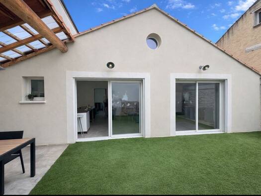 Appartement à vendre 270 000 € 3 pièces 2 chambres 82 m² Étage 1/1 Châteaurenard 13160