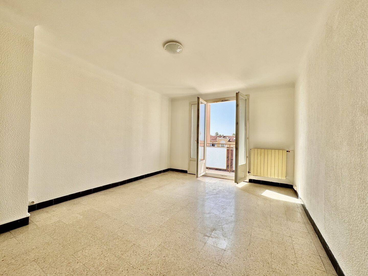 Appartement 3 pièces 56 m² · à Hyères · 56 m² · 780 €