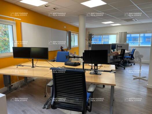 Espace bureau à louer 2 500 € 750 m² de bureaux divisible à partir de 250 m² La Croix-Jeannette Bouguenais 44340