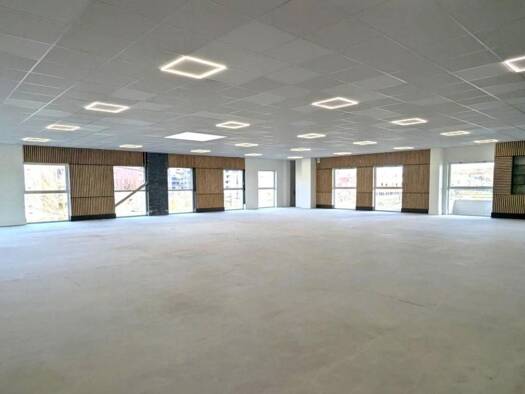 Espace bureau à louer 8 437 € 610 m² de bureaux Perget Monturon Colomiers 31770