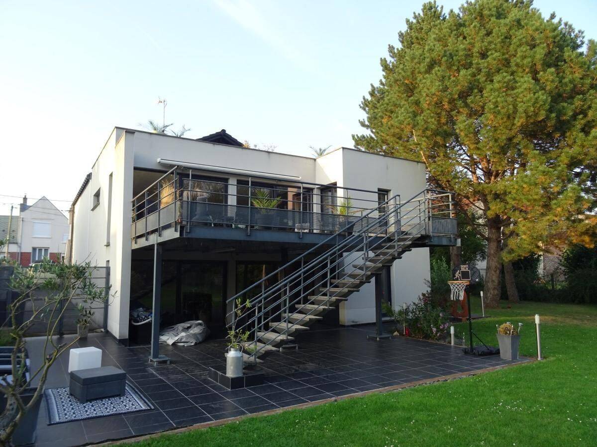 Maison 10 pièces 230 m² · à Cambrai · 230 m² · 375 000 €