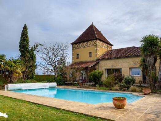 Maison de plain-pied à vendre 470 000 € 10 pièces 4 chambres 295 m² 2 920 m² de terrain Nogaro 32110