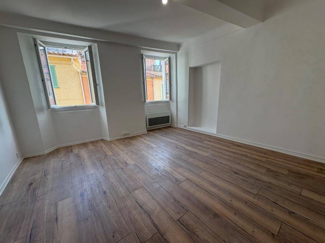 Appartement 2 pièces 59 m² · à Saint-Laurent-du-Var · 59 m² · 820 €