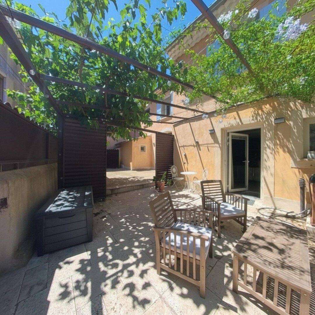 Maison 4 pièces 135 m² · à Saint-Saturnin-lès-Avignon · 135 m² · 299 000 €