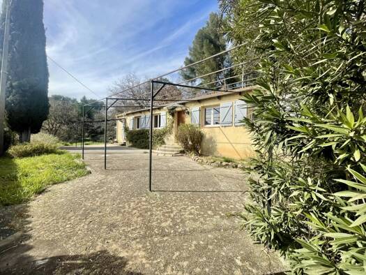 Maison à vendre 370 000 € 3 pièces 1 chambre 80 m² 889 m² de terrain Ganteaume Aubagne 13400