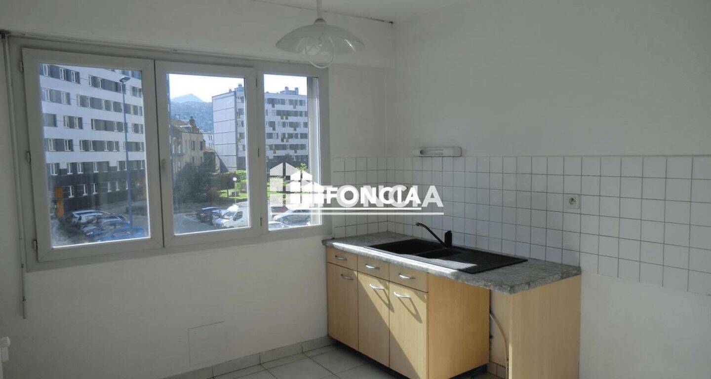 Appartement 3 pièces 65 m² · à Clermont-Ferrand · 65 m² · 725 €