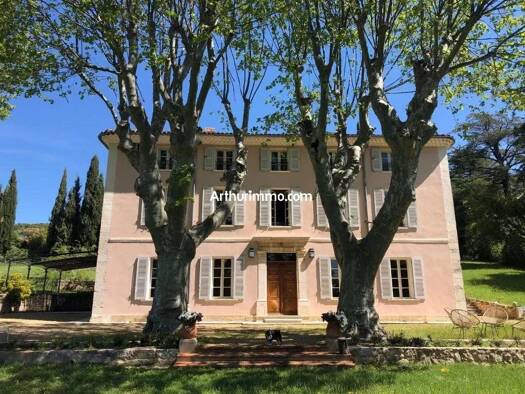Maison à vendre 1 250 000 € 15 pièces 9 chambres 433,15 m² 5 200 m² de terrain Aups 83630