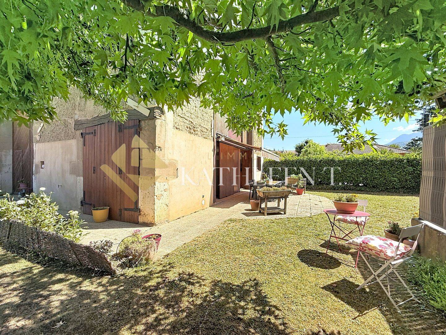 Maison 9 pièces 225 m² · à Saint-Jean-de-Moirans · 225 m² · 515 000 €