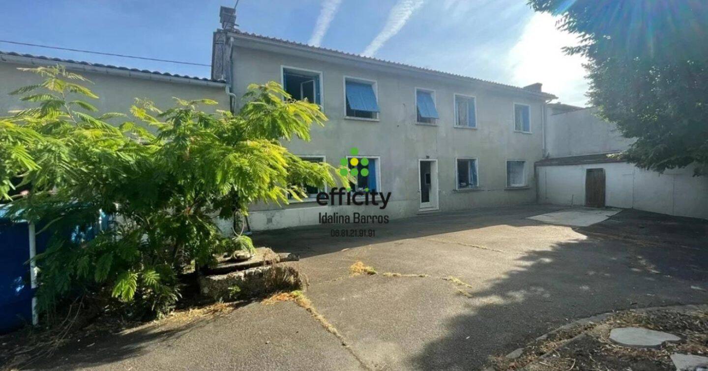 Maison 6 pièces 158 m² · à Mouthiers-sur-Boëme · 158 m² · 159 000 €