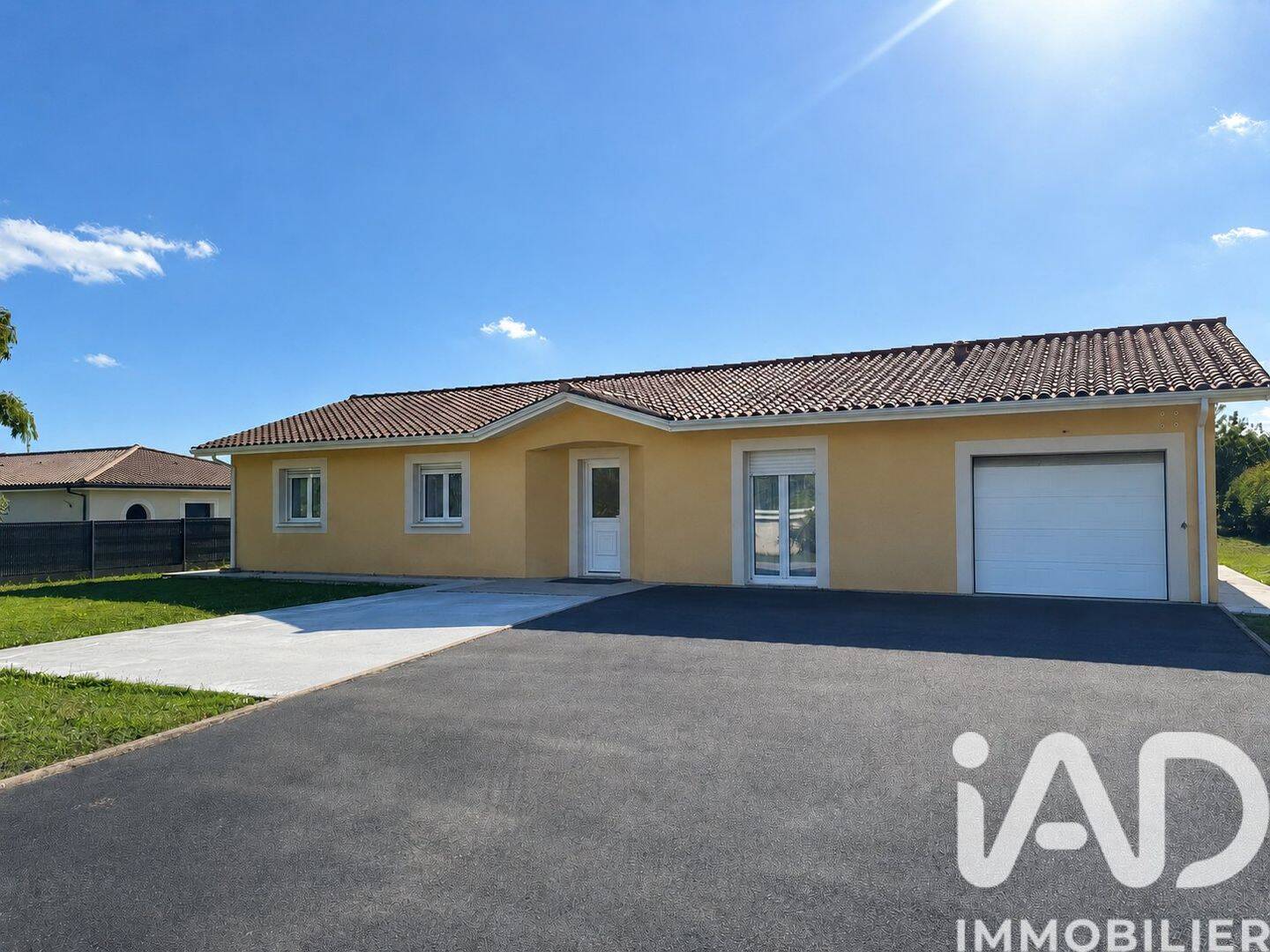 Maison 5 pièces 111 m² · à Cercoux · 111,3 m² · 245 000 €