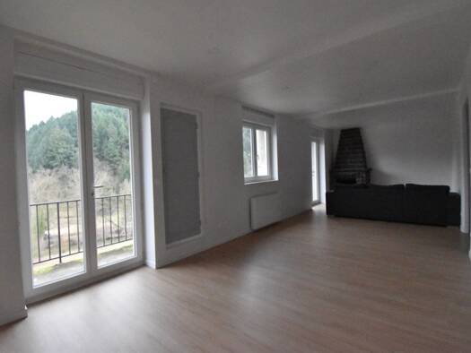 Appartement à louer 625 € 3 pièces 2 chambres 79 m² 1er étage Saint-Martin-de-Valamas 07310