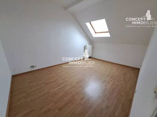 Appartement à louer 440 € 1 pièce 33 m² Étage 4/4 Ouest Amnéville 57360