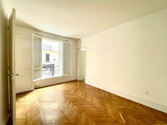 Appartement 4 pièces 80 m² · à Paris 17ème Arrondissement · 80 m² · 2 710 €/mois