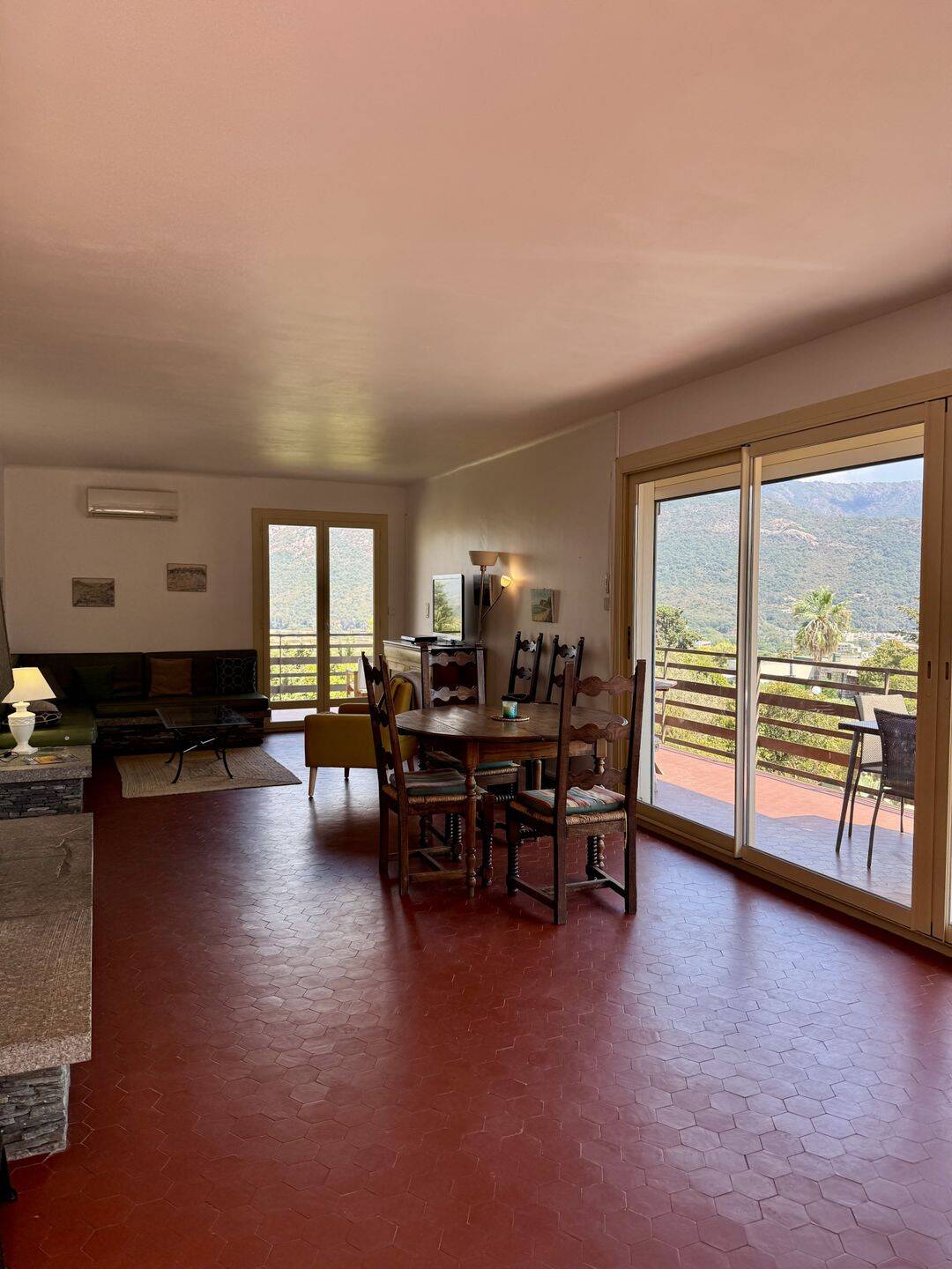 Maison 4 pièces 116 m² · à Coggia · 116 m² · 933 €/mois