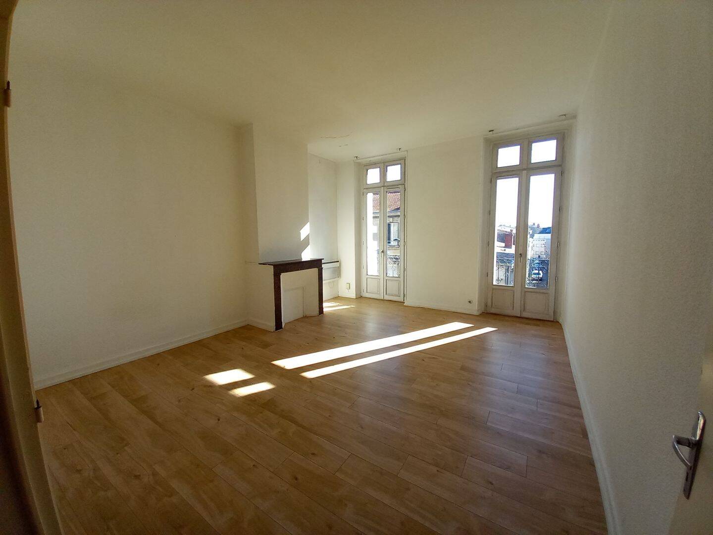 Appartement 3 pièces 71 m² · à Bordeaux · 70,8 m² · 965 €