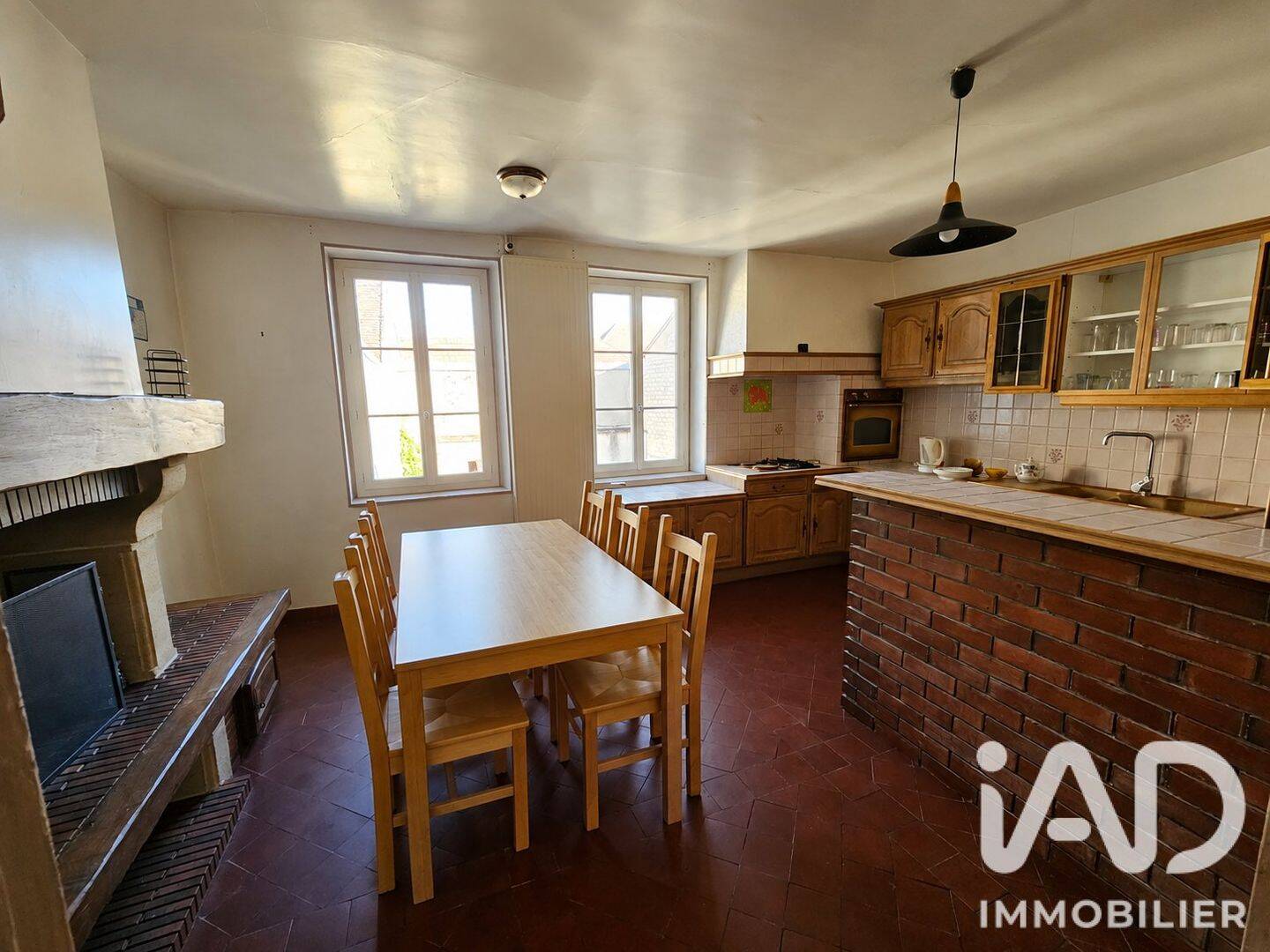 Maison 8 pièces 211 m² · à Coulanges-la-Vineuse · 211 m² · 195 000 €
