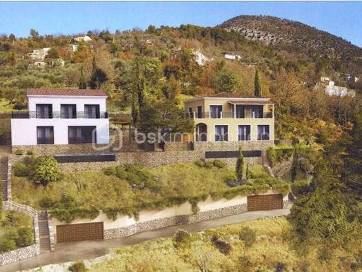 Terrain constructible viabilisé à vendre 150 000 € 2 126 m² de terrain Pierrefeu 06910