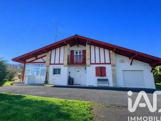 Maison à vendre 419 500 € 4 pièces 2 chambres 113 m² 1 797 m² de terrain Ouest Hasparren 64240