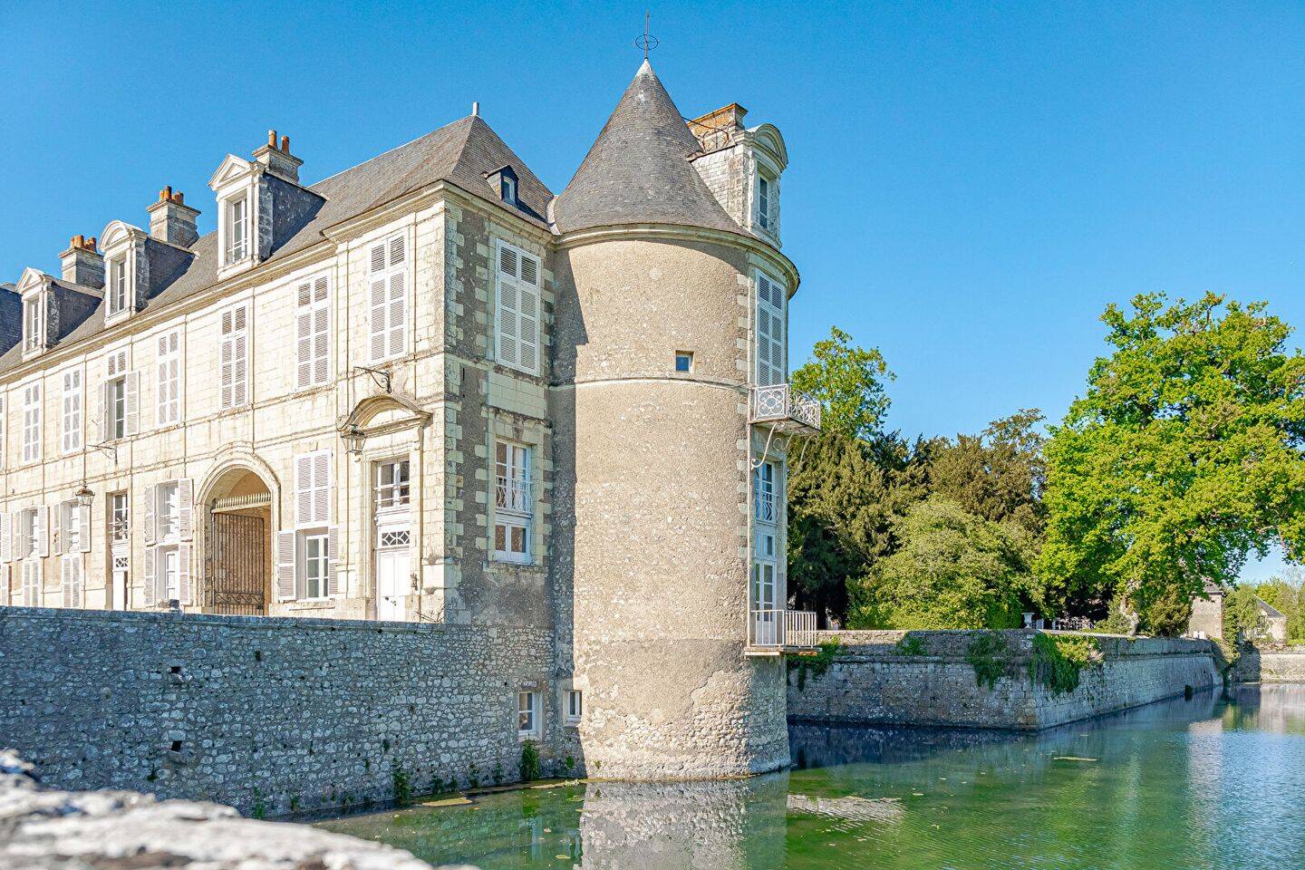 Appartement 5 pièces 140 m² · à Avaray · 140 m² · 178 000 €