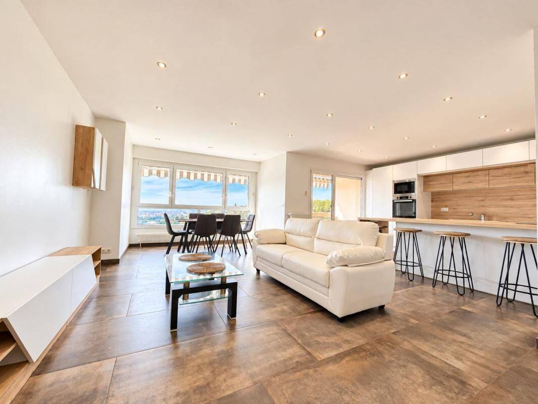 Appartement 3 pièces 77 m² · à Caluire-Et-Cuire · 77,3 m² · 1 399 €/mois