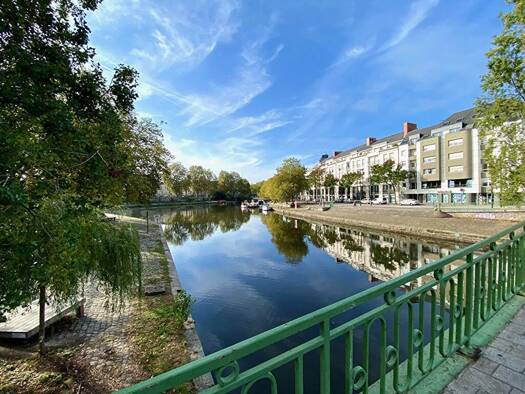 Appartement à louer 2 413 € 5 pièces 4 chambres 143 m² Étage 5/5 Pont Morand Nantes 44000