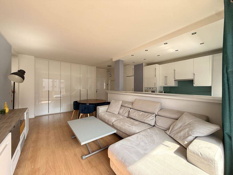 Appartement 2 pièces 49 m² · à Paris 16ème Arrondissement · 48,6 m² · 1 960 €/mois