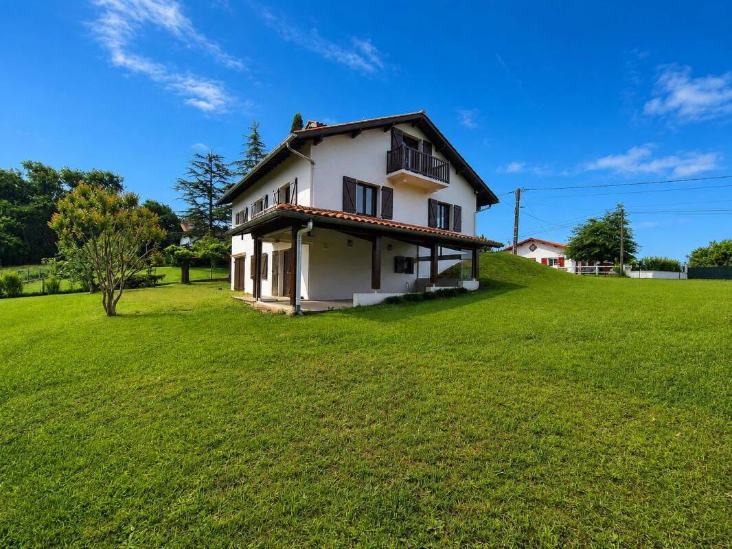 Maison 5 pièces 184 m² · à Saint-Pierre-d'Irube · 184 m² · 555 000 €