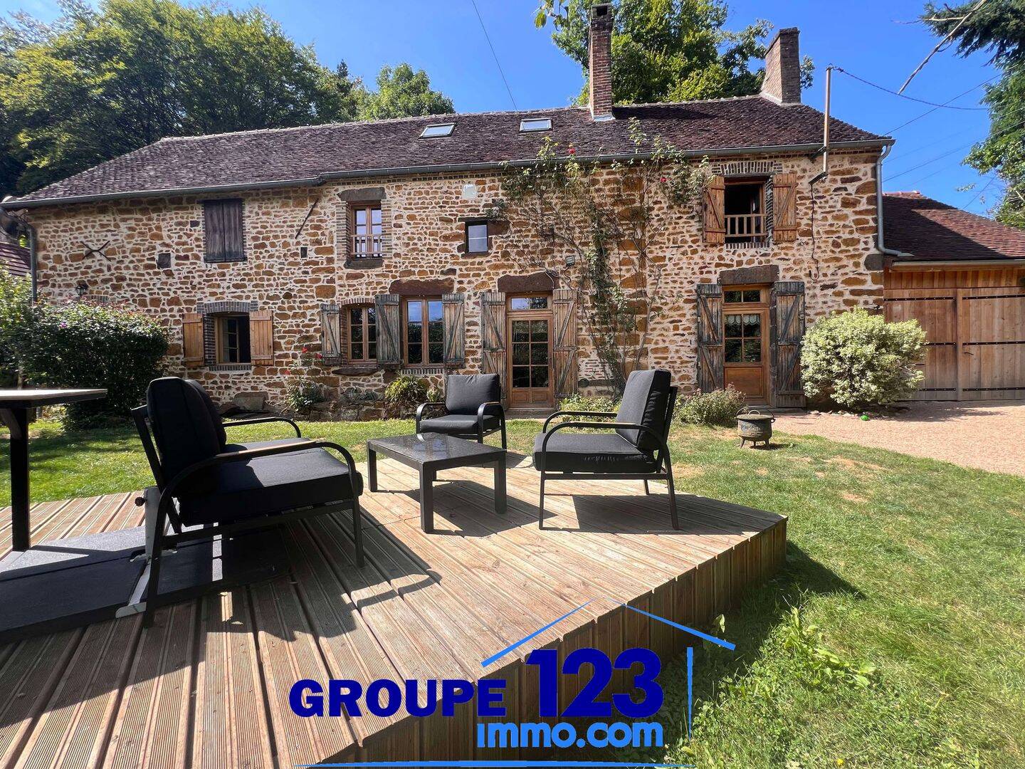 Maison 8 pièces 240 m² · à Pourrain · 240 m² · 307 000 €