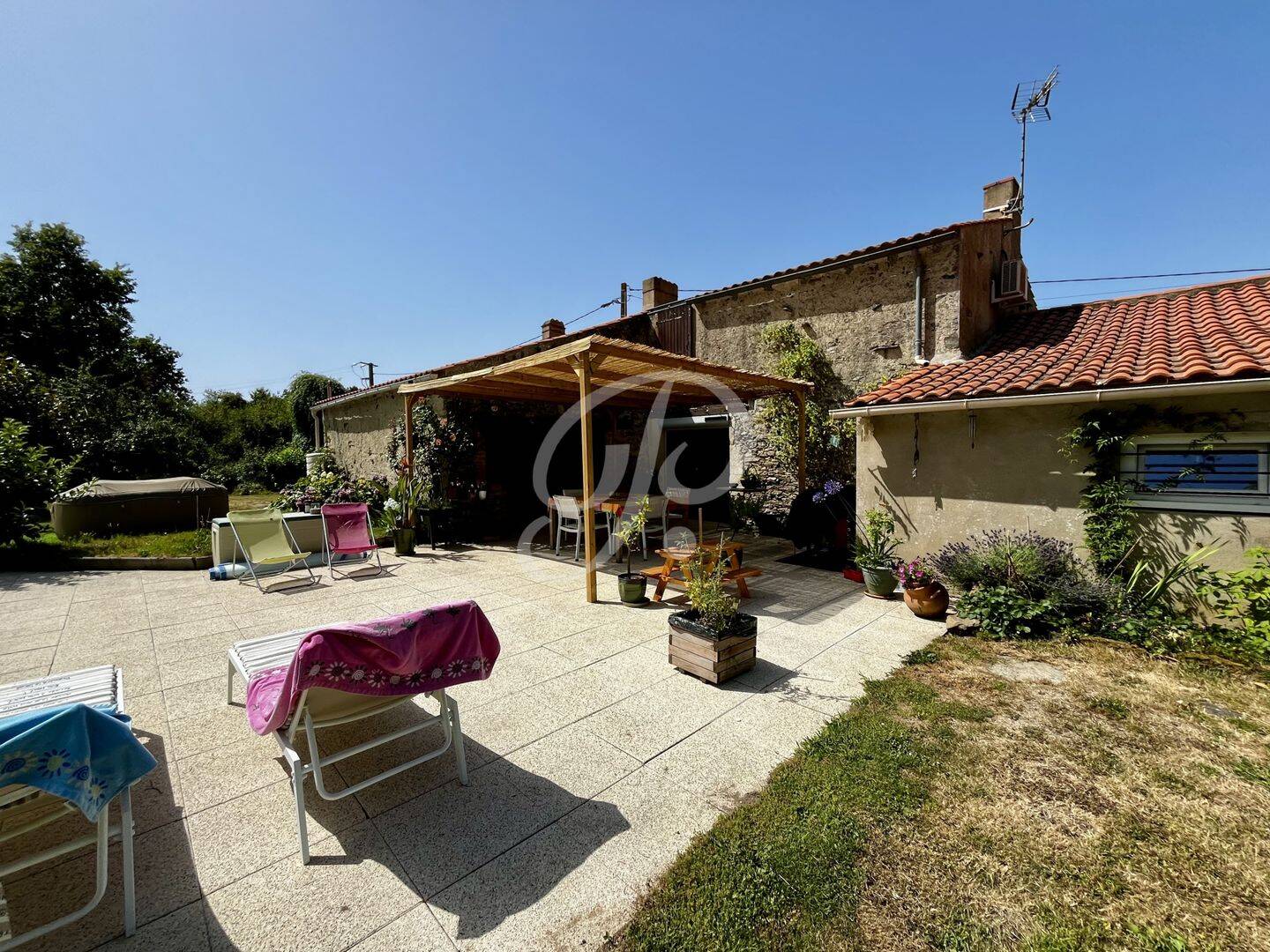 Maison 7 pièces 180 m² · à La Chapelle-Hermier · 180 m² · 488 000 €