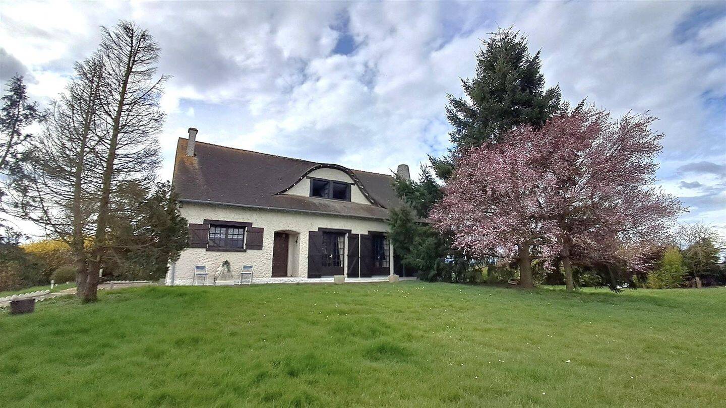 Maison 7 pièces 201 m² · à Crucey-Villages · 201 m² · 252 000 €