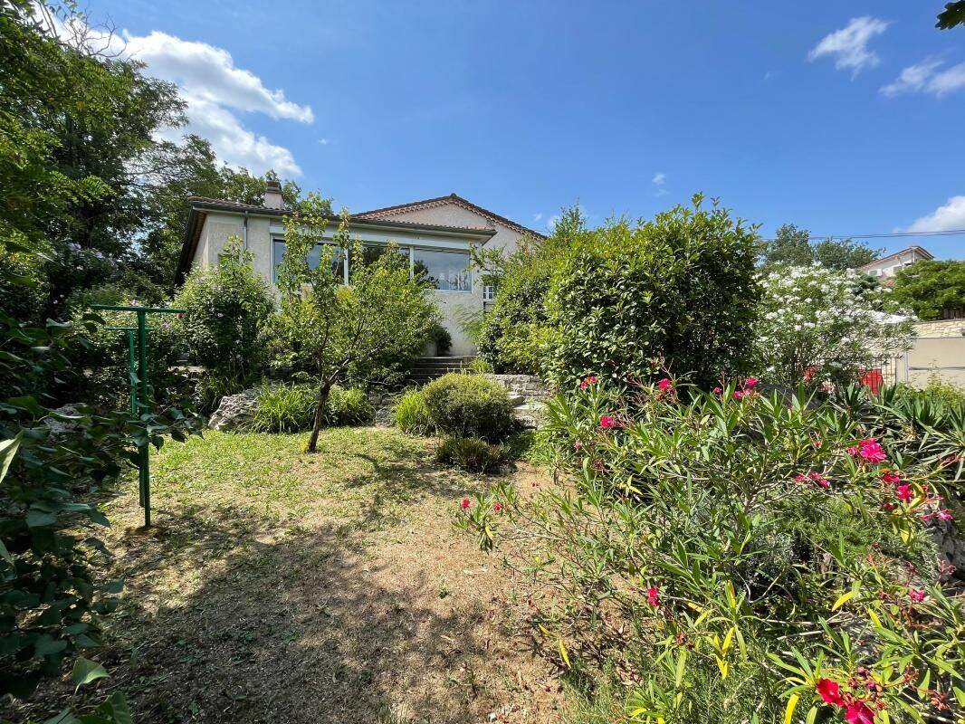 Maison 6 pièces 220 m² · à Labeaume · 220 m² · 349 000 €