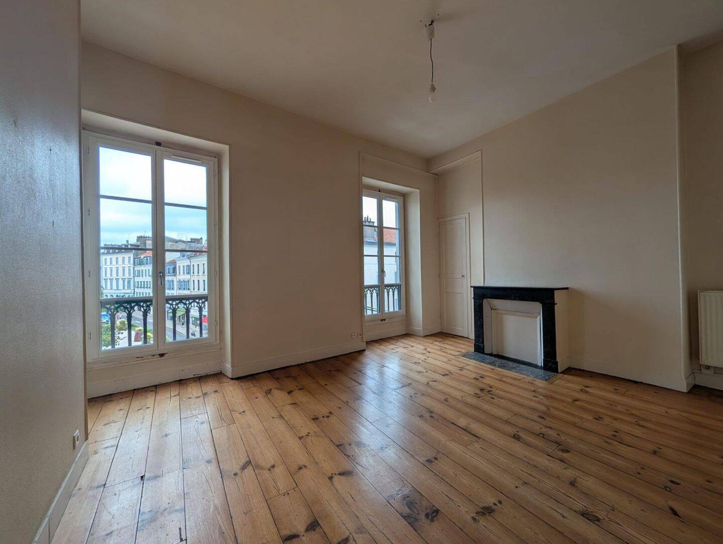 Appartement 5 pièces 108 m² · à Pau · 107,8 m² · 198 000 €