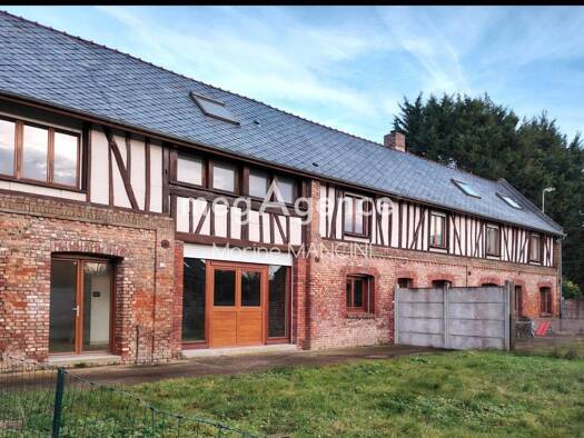 Maison à vendre 275 000 € 8 pièces 6 chambres 260 m² 1 455 m² de terrain Pernois 80670