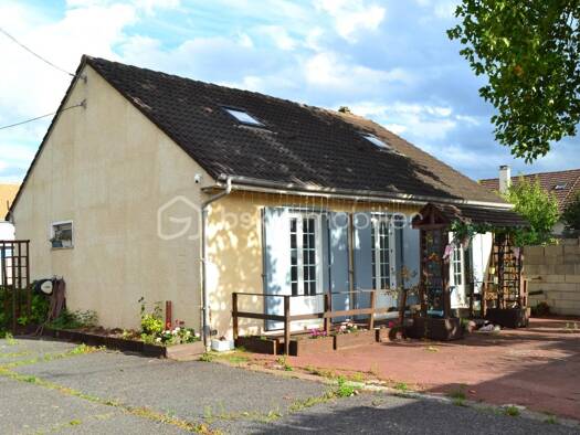 Maison à vendre 275 000 € 6 pièces 4 chambres 225 m² 1 350 m² de terrain Dordives 45680