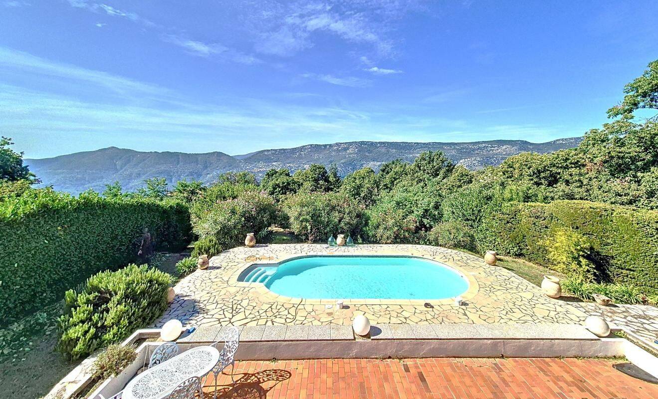 Maison 5 pièces 145 m² · à Berre-les-Alpes · 145 m² · 450 000 €