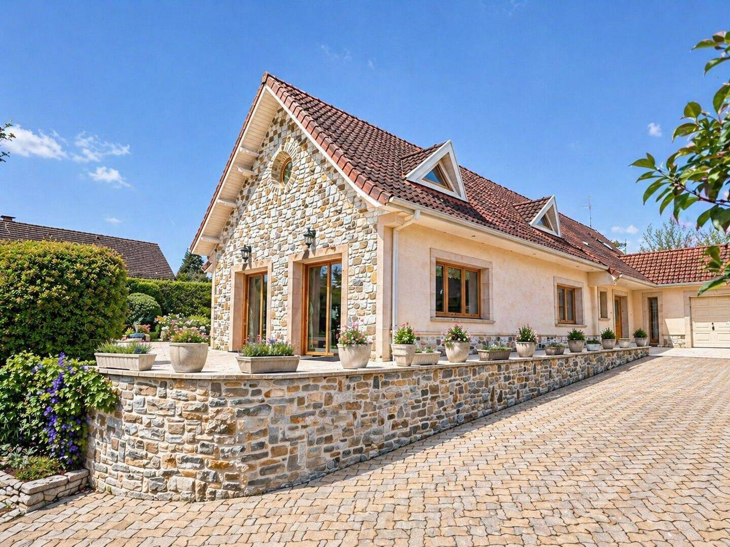 Maison 8 pièces 225 m² · à Condette · 225 m² · 572 000 €