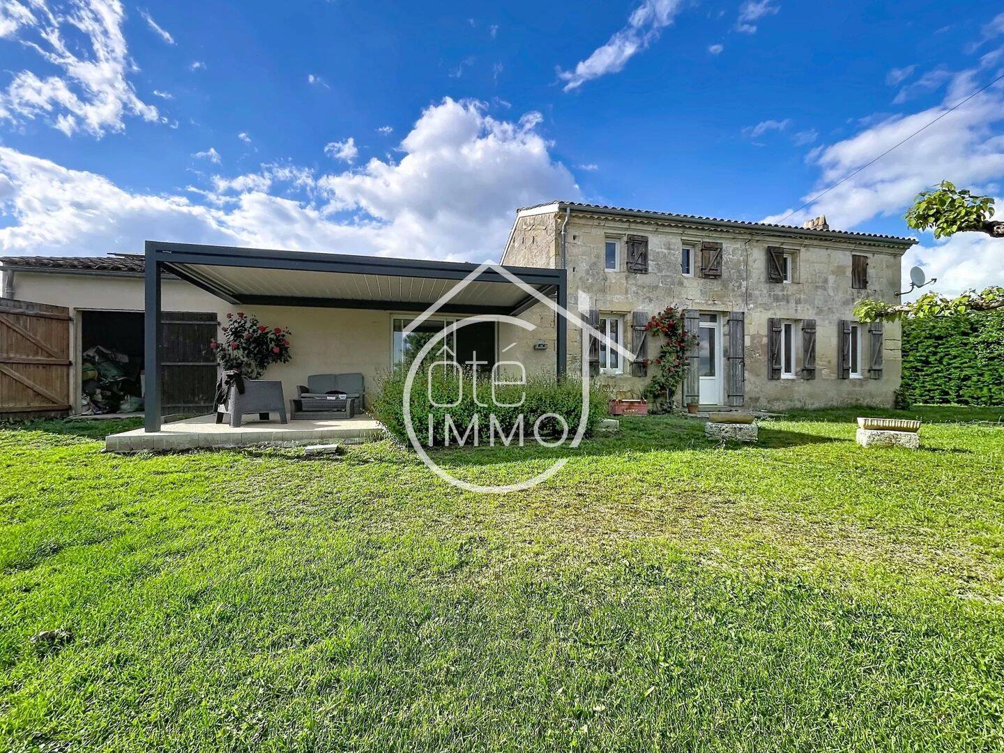 Maison 7 pièces 188 m² · à Sainte-Terre · 188 m² · 247 000 €