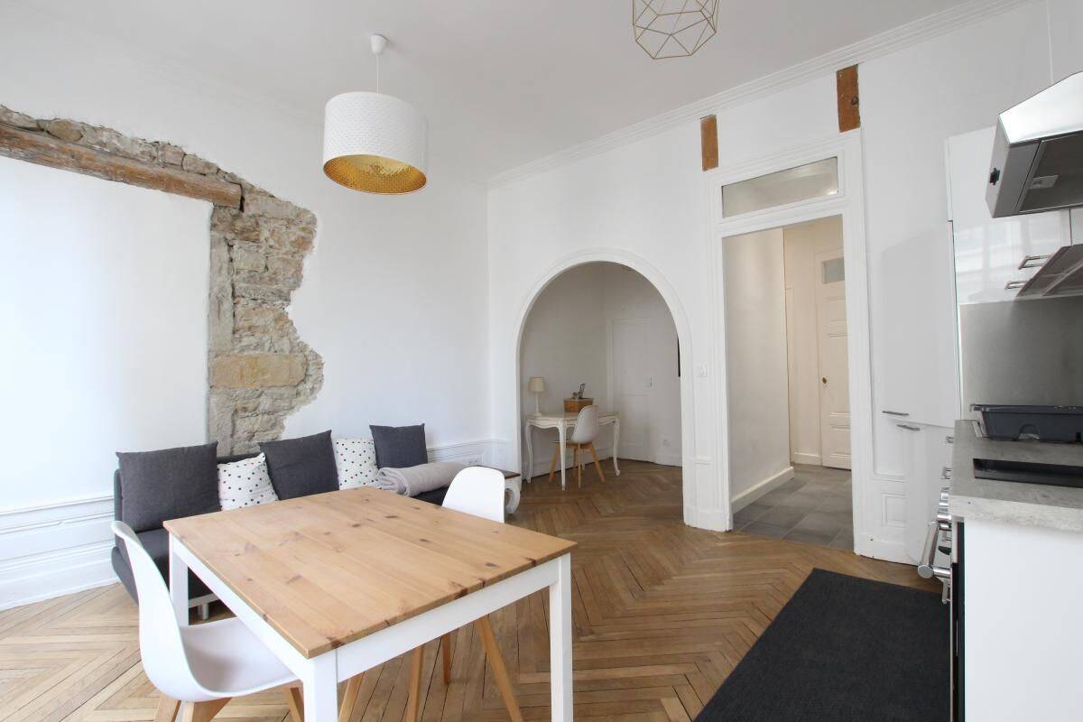 Appartement 2 pièces 42 m² · à Lyon 7ème Arrondissement · 42 m² · 831 €/mois