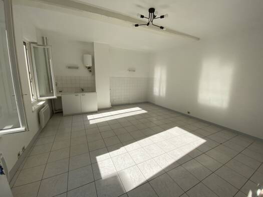 Appartement à louer 660 € 2 pièces 1 chambre 44,8 m² Étage 1/2 Coulommiers 77120