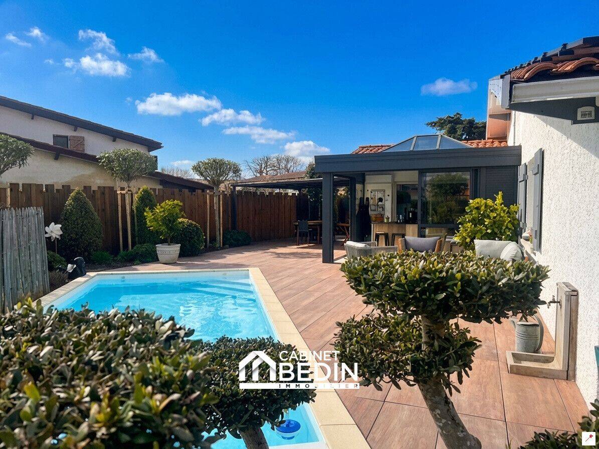 Maison 7 pièces 213 m² · à Arès · 213,2 m² · 1 099 800 €