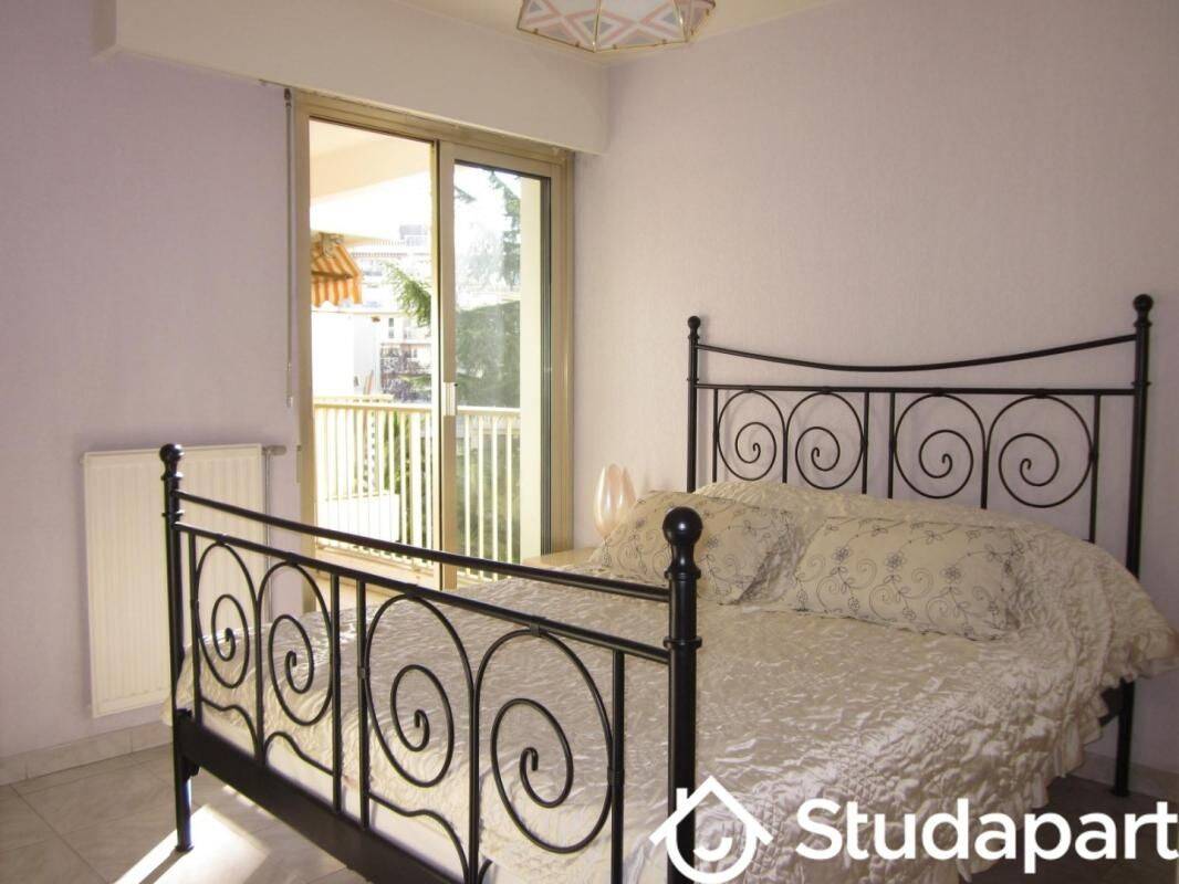 Appartement 2 pièces 58 m² · à Antibes · 58 m² · 1 100 €/mois