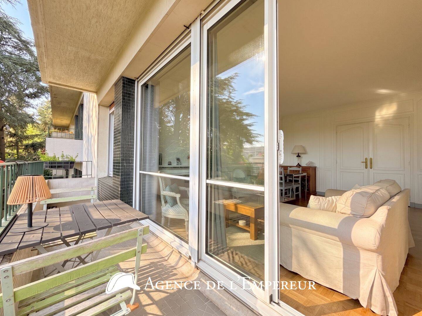 Appartement 4 pièces 80 m² · à Suresnes · 79,7 m² · 520 000 €