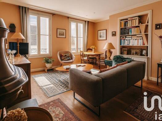 Duplex à vendre 195 000 € 3 pièces 1 chambre 43,5 m² Étage 3/3 Centre Ville Centre Fontainebleau 77300