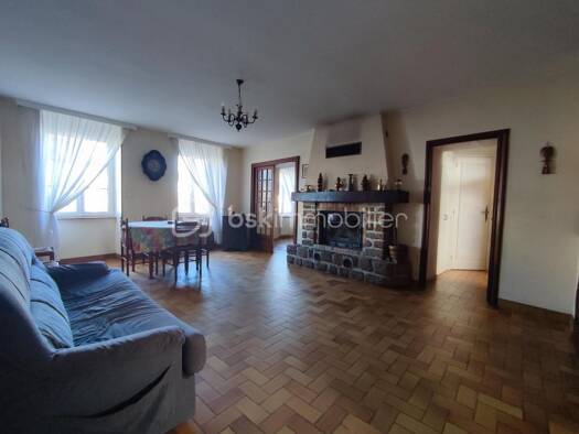 Maison à vendre 59 900 € 7 pièces 4 chambres 135 m² 267 m² de terrain Couptrain 53250